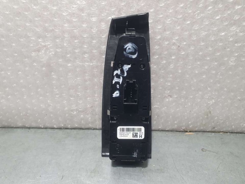 Recambio de mando elevalunas delantero izquierdo para bmw serie 2 active tourer (f45) 216d referencia OEM IAM 61319362116 01  