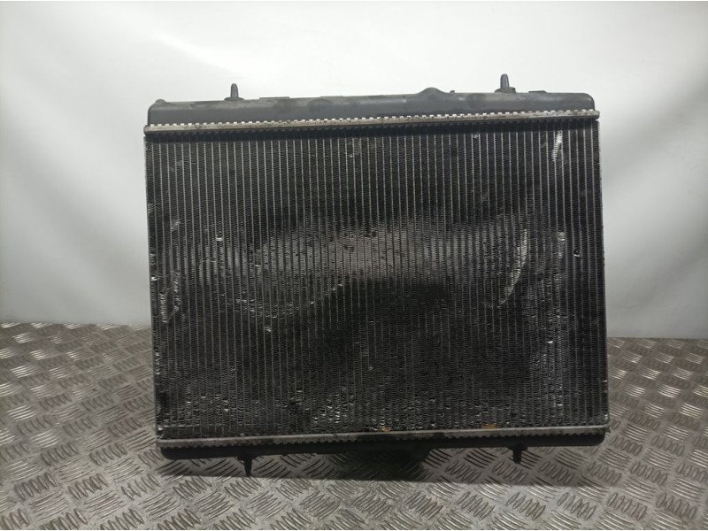 Recambio de radiador agua para peugeot 308 confort referencia OEM IAM 9657576580 993746N VALEO