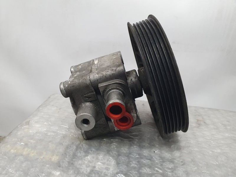 Recambio de bomba direccion para volvo s40 berlina 1.6 referencia OEM IAM 8683378 76139550140 