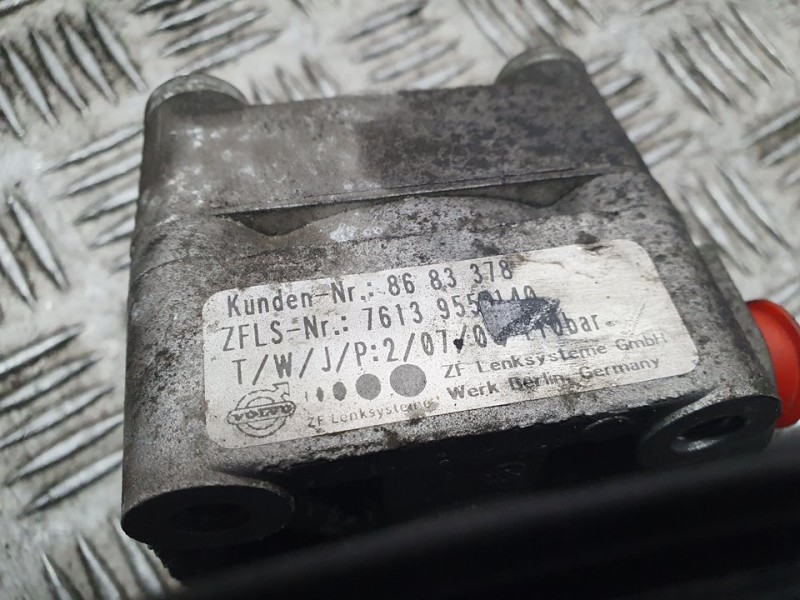 Recambio de bomba direccion para volvo s40 berlina 1.6 referencia OEM IAM 8683378 76139550140 