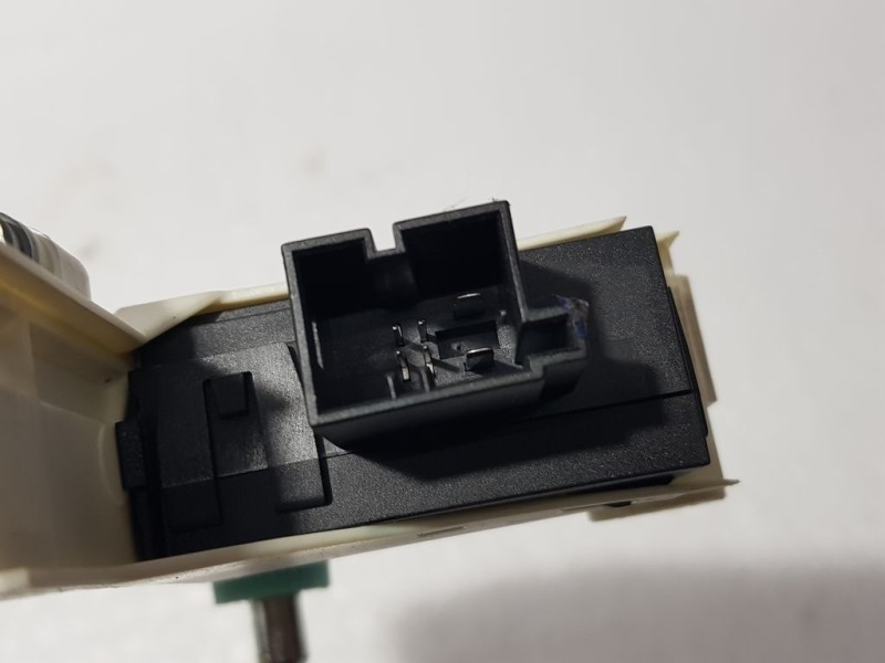 Recambio de motor elevalunas trasero izquierdo para audi a6 berlina (4f2) 3.0 tdi quattro (165kw) referencia OEM IAM 4F0959801A 