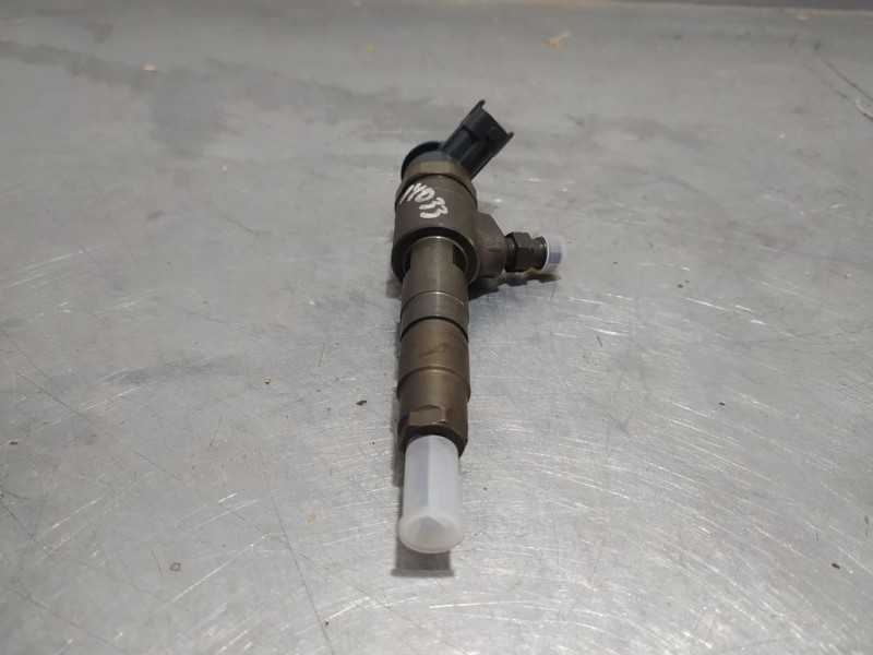 Recambio de inyector para peugeot 208 access referencia OEM IAM 0445110566  BOSCH