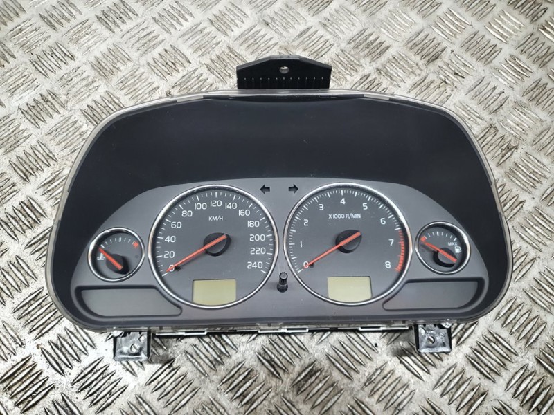 Recambio de cuadro instrumentos para volvo s40 berlina 1.6 referencia OEM IAM 30623463  