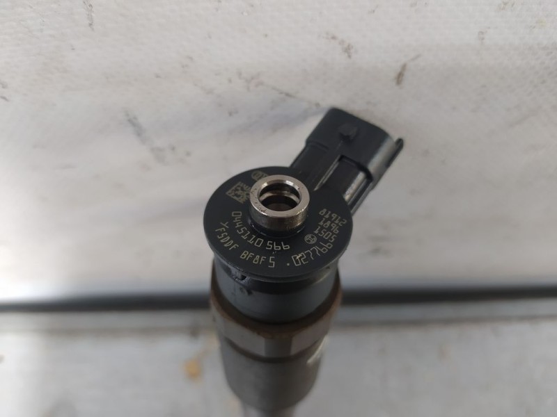 Recambio de inyector para peugeot 208 access referencia OEM IAM 0445110566  BOSCH