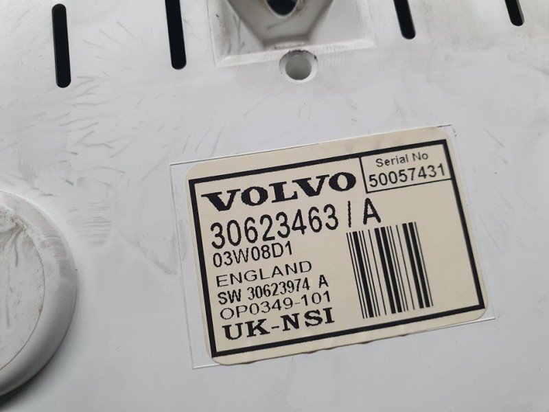 Recambio de cuadro instrumentos para volvo s40 berlina 1.6 referencia OEM IAM 30623463  