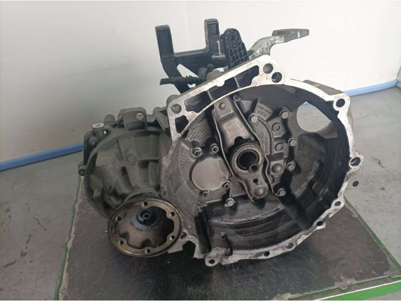 Recambio de caja cambios para skoda fabia combi active referencia OEM IAM QYC 12036 5VELOCIDADES