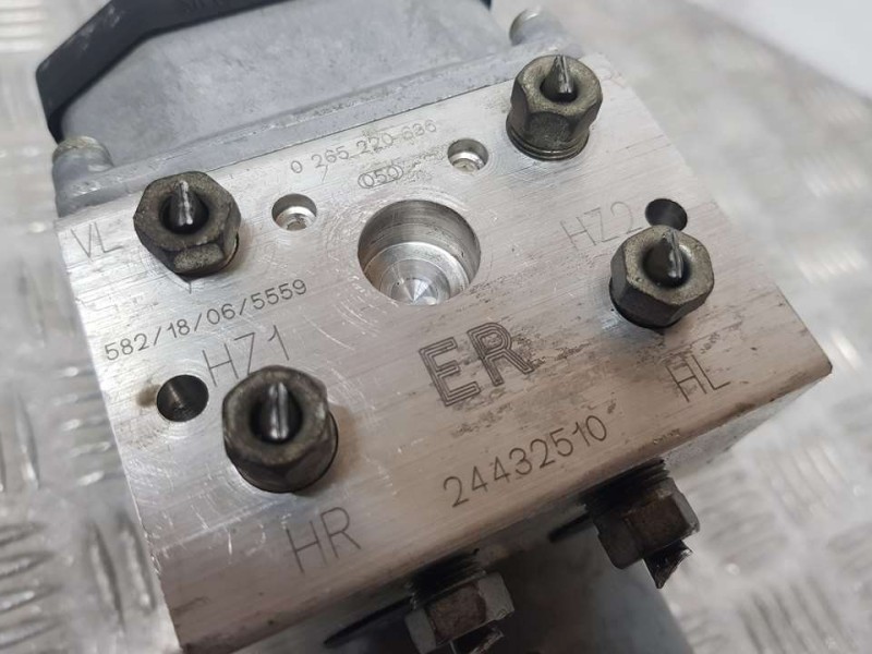 Recambio de abs para opel zafira a elegance referencia OEM IAM 24432510 0265220636 BOSCH