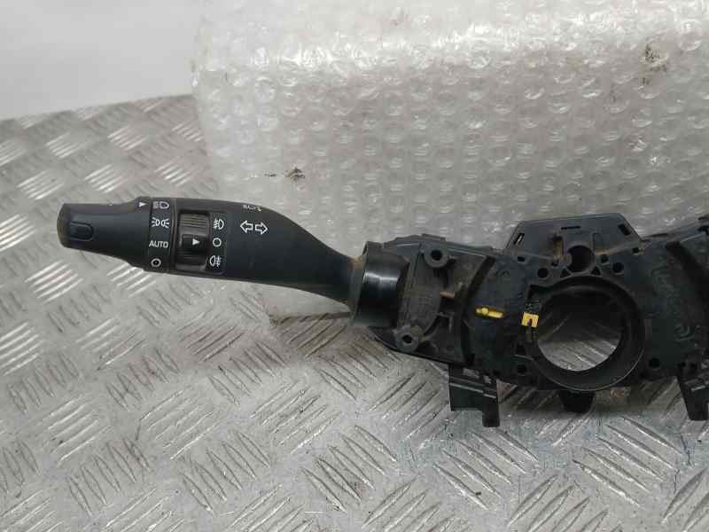 Recambio de mando luces y limpia para hyundai i20 classic referencia OEM IAM 299141440  