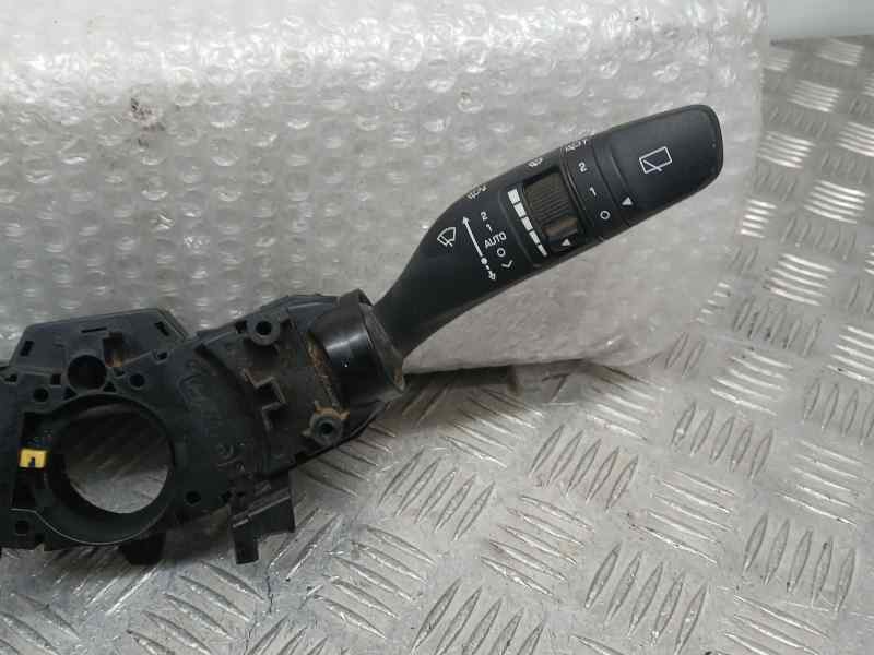 Recambio de mando luces y limpia para hyundai i20 classic referencia OEM IAM 299141440  