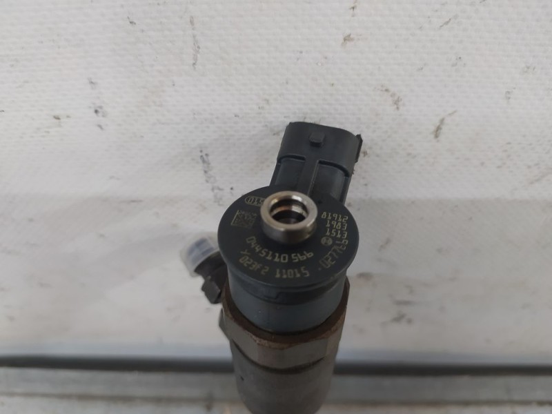 Recambio de inyector para peugeot 208 access referencia OEM IAM 0445110566  BOSCH