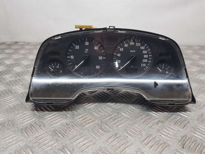 Recambio de cuadro instrumentos para opel zafira a elegance referencia OEM IAM 93174408 110280208002 VDO