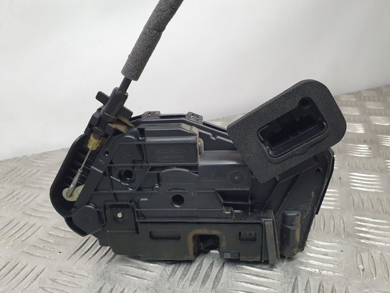 Recambio de cerradura puerta delantera derecha para volkswagen golf vii lim. (bq1) edition referencia OEM IAM B6A5TB837016A  7 P