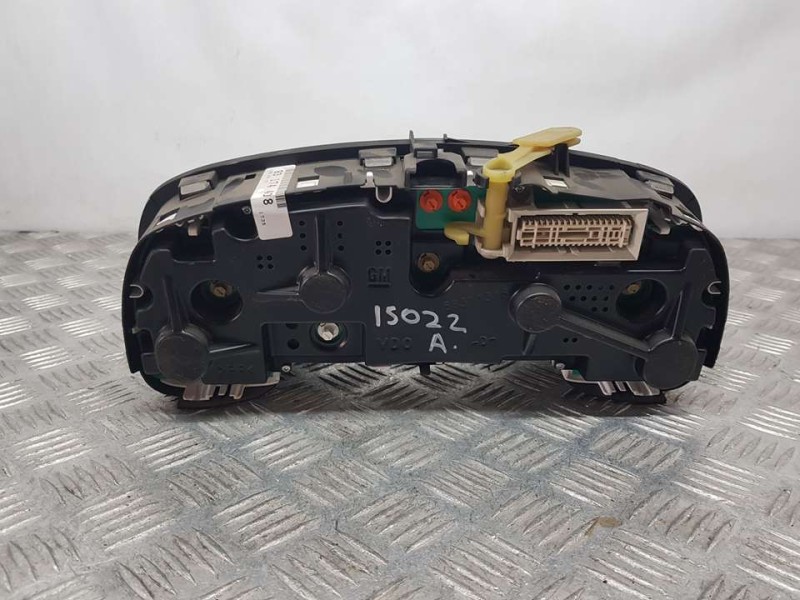 Recambio de cuadro instrumentos para opel zafira a elegance referencia OEM IAM 93174408 110280208002 VDO