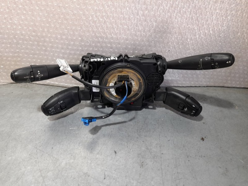 Recambio de mando luces y limpia para peugeot 3008 style referencia OEM IAM 96773911XT  