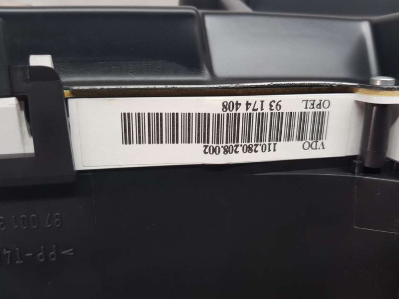 Recambio de cuadro instrumentos para opel zafira a elegance referencia OEM IAM 93174408 110280208002 VDO