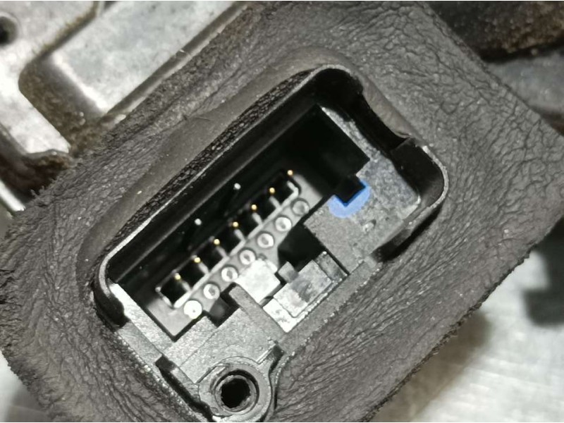 Recambio de cerradura puerta trasera derecha para skoda fabia combi active referencia OEM IAM 6V0839016A  ELECTRICA