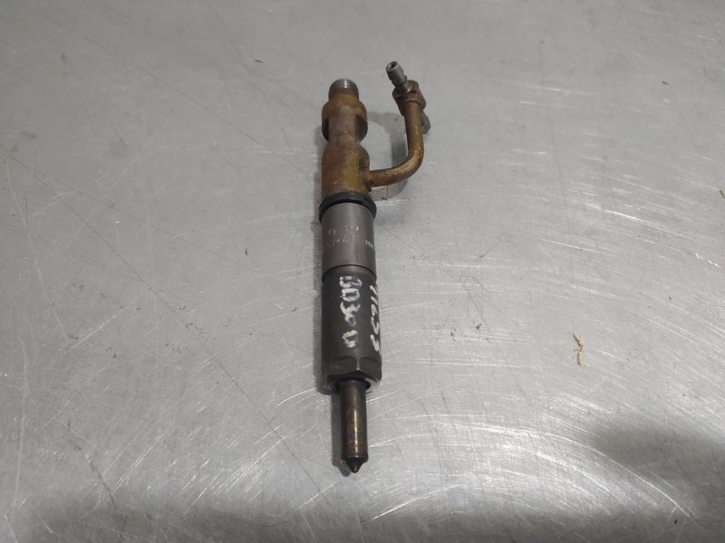 Recambio de inyector para nissan cabstar chasis cabina referencia OEM IAM KBAL85P48  BOSCH