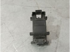 MANDO ELEVALUNAS DELANTERO DERECHO 848100D030 