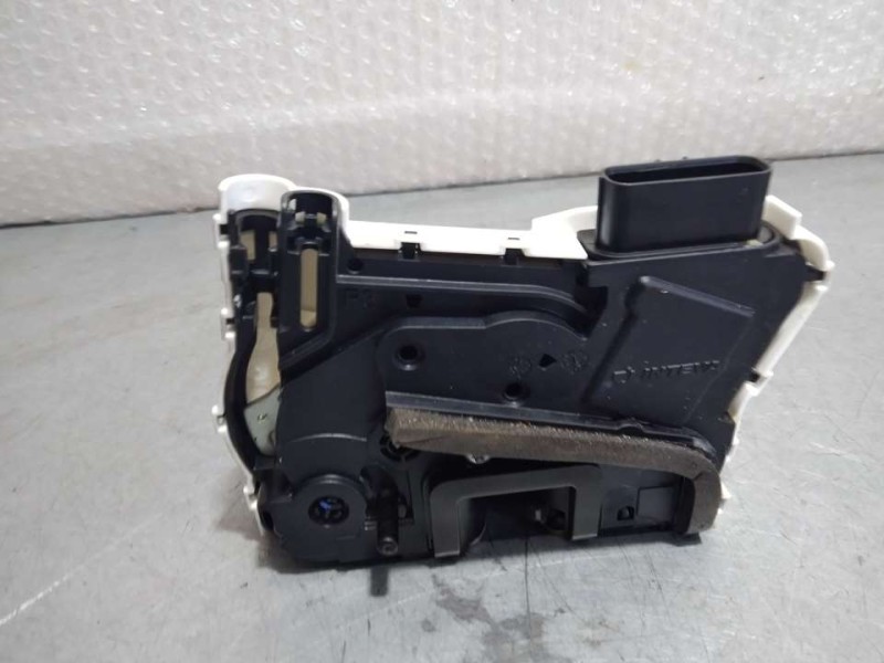 Recambio de cerradura puerta trasera derecha para mg zs 1.5 vti referencia OEM IAM 10845783 16896908 4 PINES