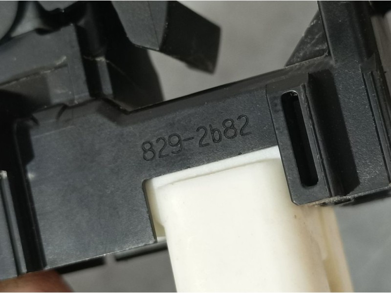 Recambio de mando elevalunas delantero derecho para toyota yaris active referencia OEM IAM 848100D030  