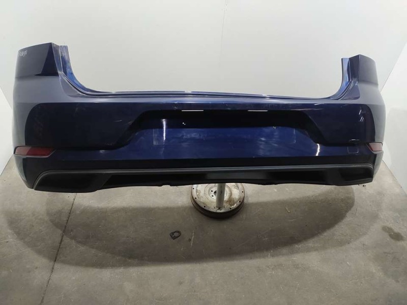 Recambio de paragolpes trasero para volkswagen golf vii sportsvan advance referencia OEM IAM 5G6807417BQ  TOCADO