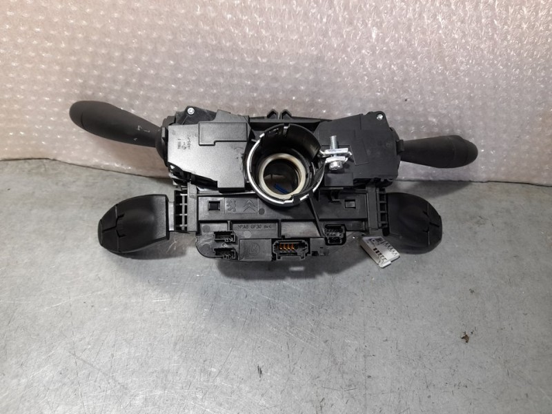 Recambio de mando luces y limpia para peugeot 3008 style referencia OEM IAM 96773911XT  