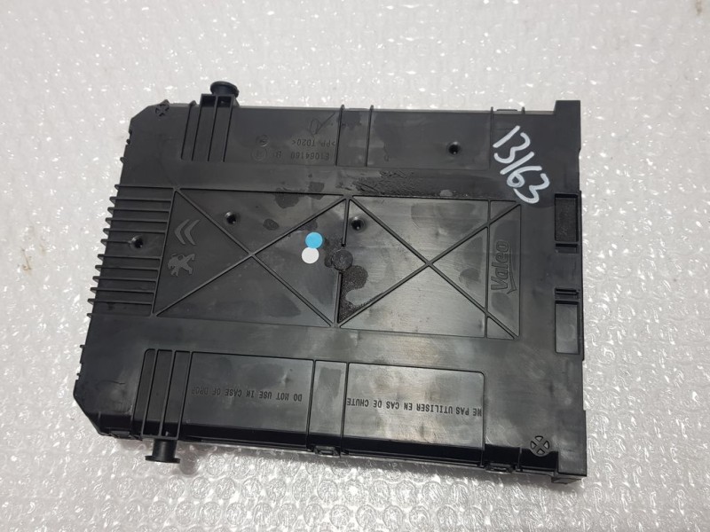 Recambio de caja reles / fusibles para peugeot 208 style referencia OEM IAM 9819849680 20180703 