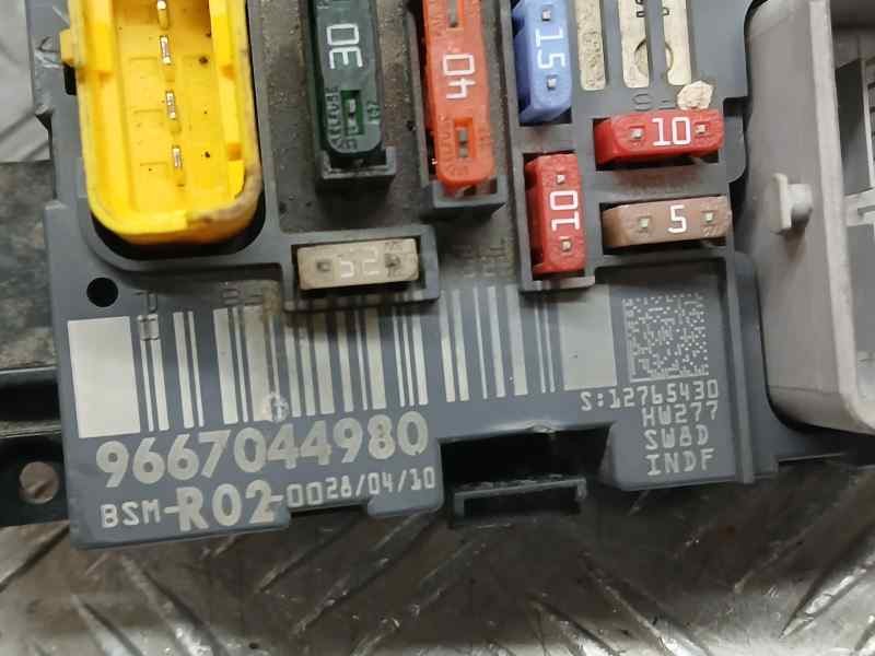 Recambio de caja reles / fusibles para peugeot 3008 sport pack referencia OEM IAM 9667044980 12765430 