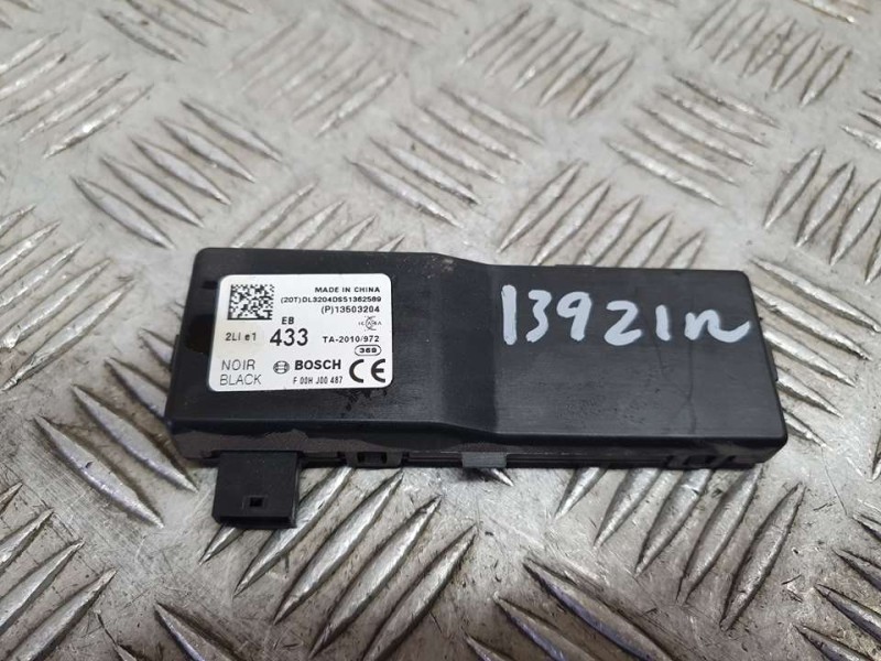 Recambio de modulo electronico para opel corsa e edition referencia OEM IAM 13503204 F00HJ00487 BOSCH
