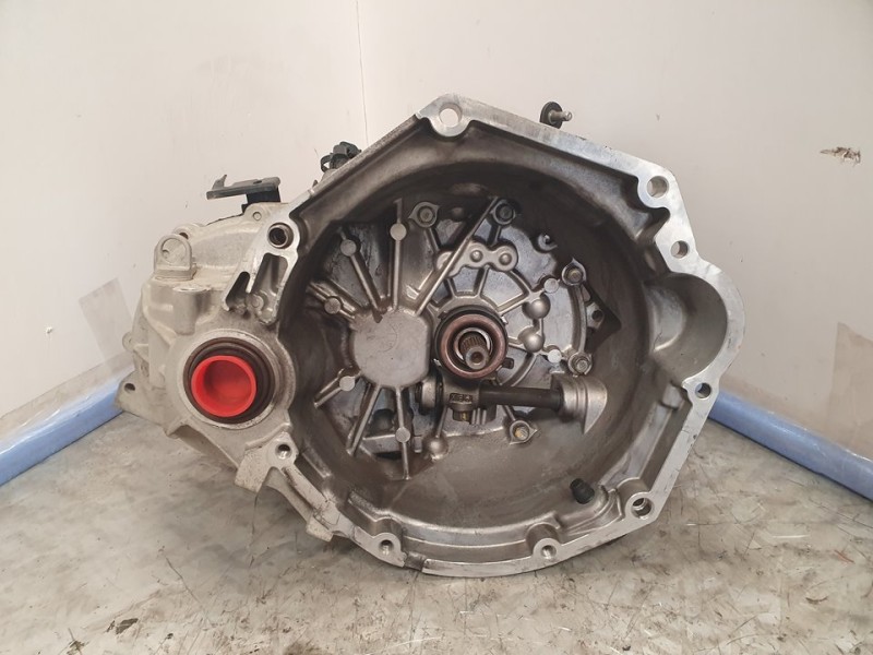 Recambio de caja cambios para hyundai i20 essence referencia OEM IAM 5TE9JD 462326 5VELOCIDADES