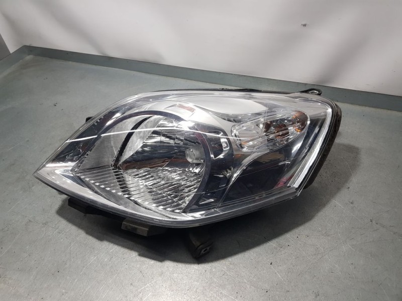 Recambio de faro izquierdo para citroën nemo basis referencia OEM IAM 45570383  MAKO PATA ROTA