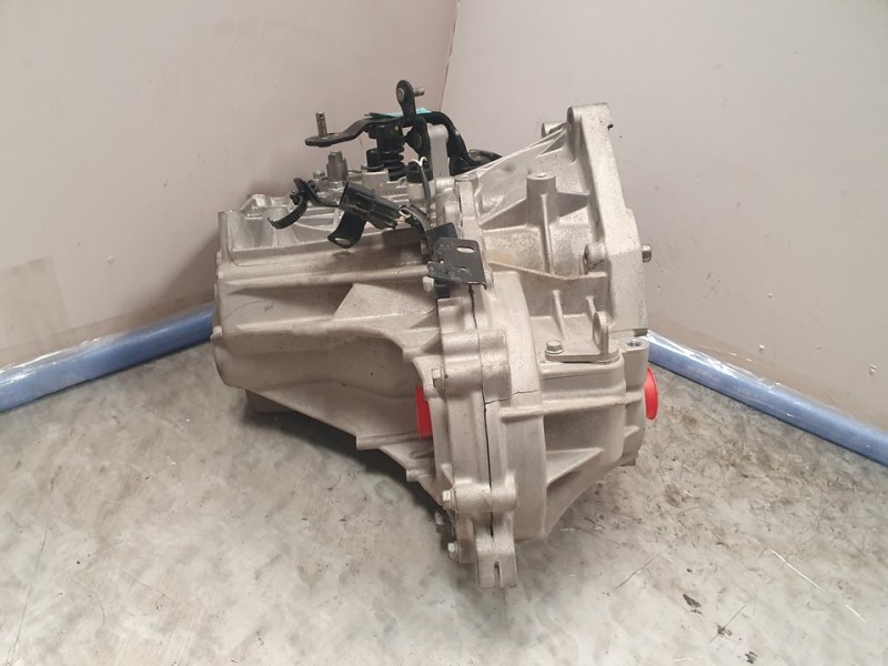 Recambio de caja cambios para hyundai i20 essence referencia OEM IAM 5TE9JD 462326 5VELOCIDADES