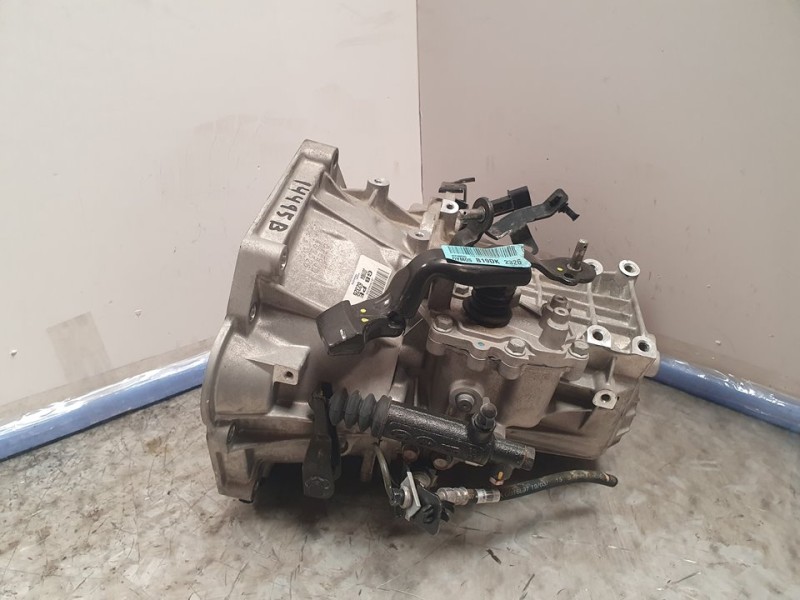 Recambio de caja cambios para hyundai i20 essence referencia OEM IAM 5TE9JD 462326 5VELOCIDADES