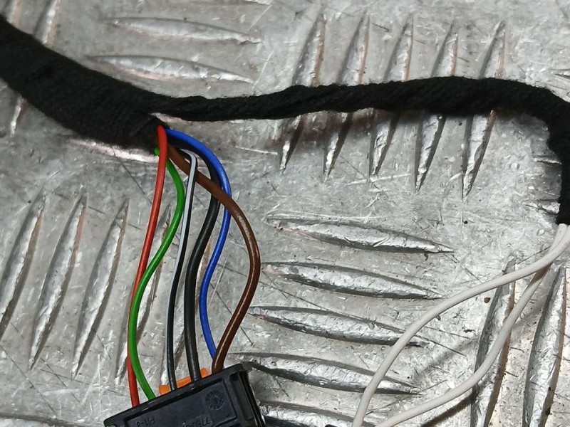 Recambio de retrovisor derecho para opel mokka gs line referencia OEM IAM 983747249V  ELECTRICO 6 CABLES