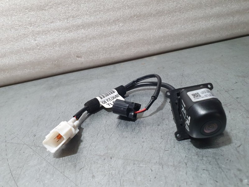 Recambio de camara vision trasera para hyundai i20 essence referencia OEM IAM 95766C8600 19D035950 MOBIS