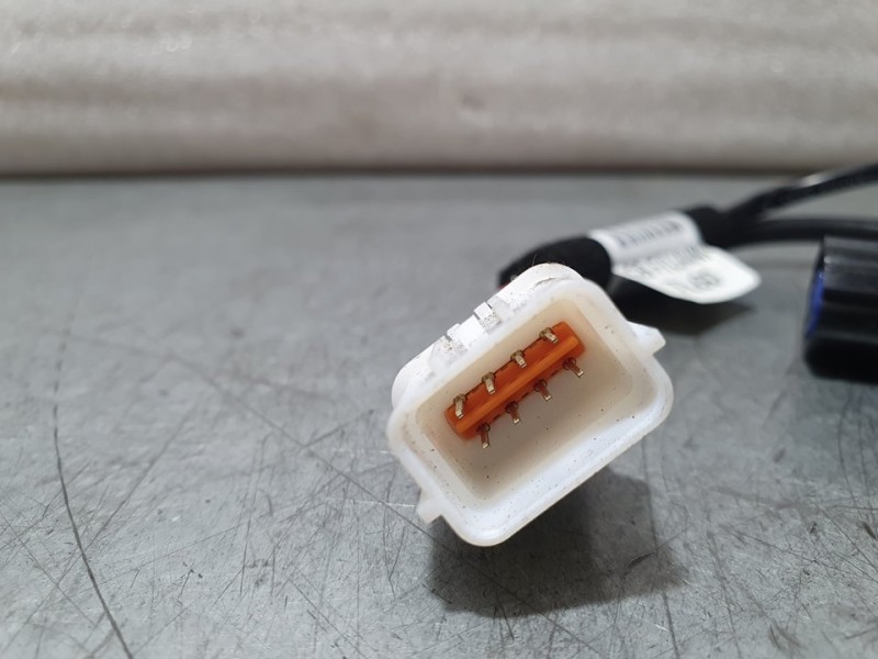 Recambio de camara vision trasera para hyundai i20 essence referencia OEM IAM 95766C8600 19D035950 MOBIS