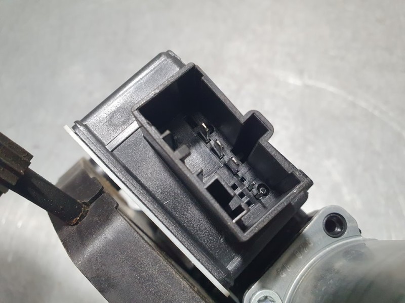 Recambio de elevalunas trasero derecho para volkswagen golf vii lim. (bq1) edition referencia OEM IAM 5G4839462C C03536103 BROSE