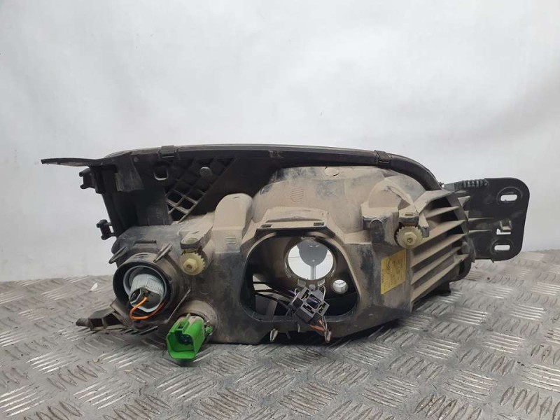 Recambio de faro izquierdo para ford fiesta berlina (dx) básico referencia OEM IAM YS6113006EC 0301173303 BOSCH