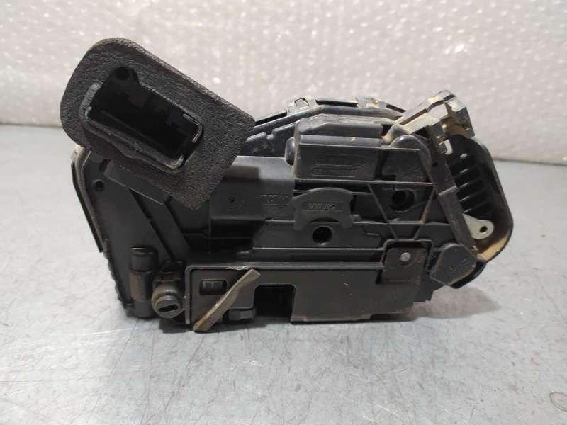 Recambio de cerradura puerta trasera izquierda para volkswagen passat variant (cb5) business referencia OEM IAM 5NA839015E JPS 0