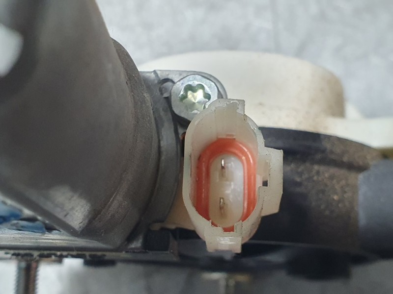 Recambio de elevalunas delantero derecho para hyundai i20 essence referencia OEM IAM SIN REF  ELECTRICO