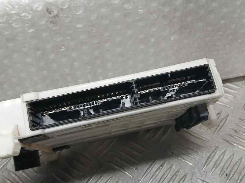 Recambio de caja reles / fusibles para suzuki baleno glx referencia OEM IAM 36079M68P60  