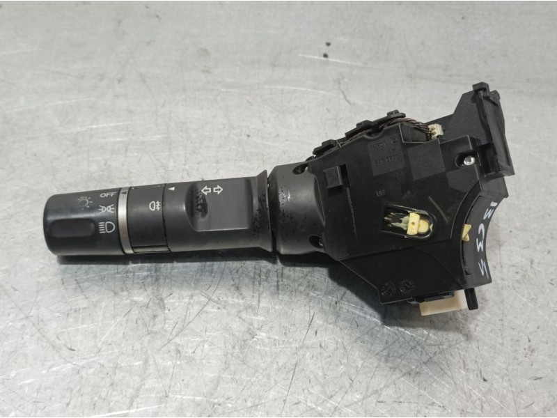 Recambio de mando luces para mazda 2 lim. (de) 1.3 style (5-ptas.) referencia OEM IAM DF7166122  