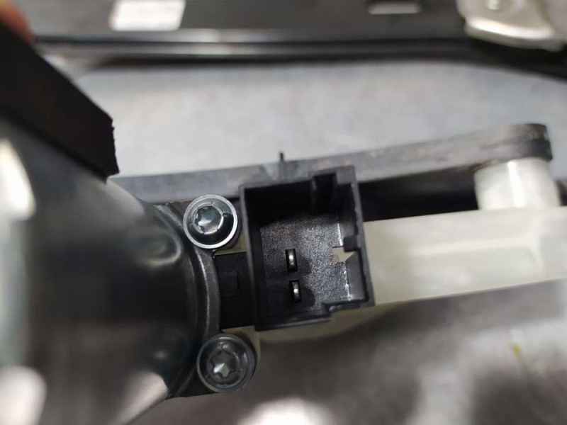 Recambio de elevalunas trasero izquierdo para volkswagen passat variant (cb5) business referencia OEM IAM 3G9839461B C20656103 B