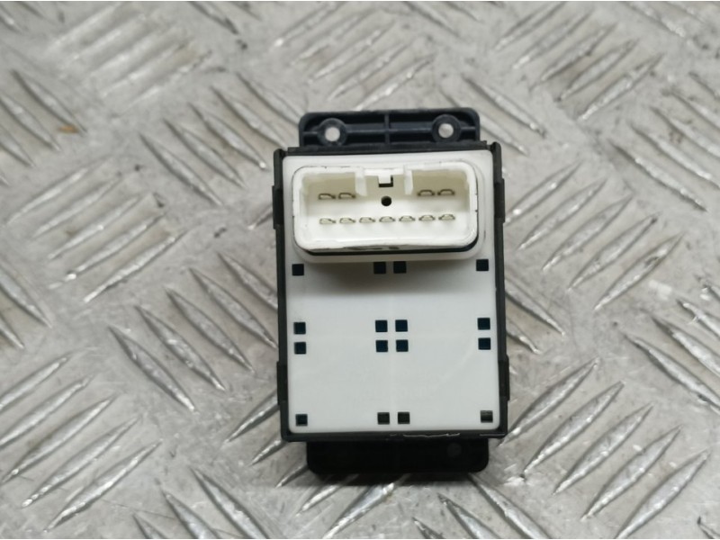 Recambio de mando elevalunas delantero izquierdo para hyundai i10 classic referencia OEM IAM 935700X000  