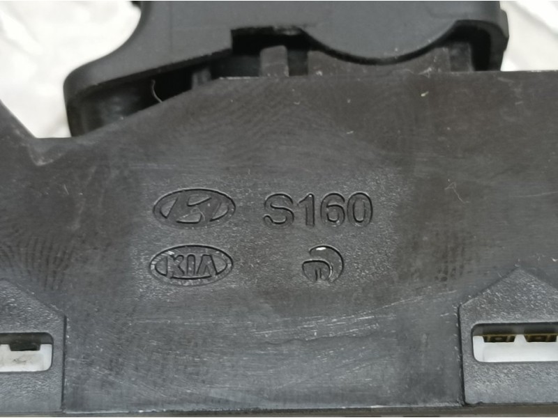 Recambio de mando elevalunas delantero izquierdo para hyundai i10 classic referencia OEM IAM 935700X000  