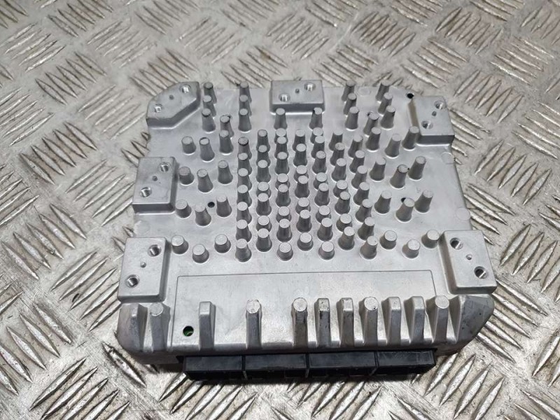 Recambio de centralita abs para lexus rx 400h referencia OEM IAM 8954048340  