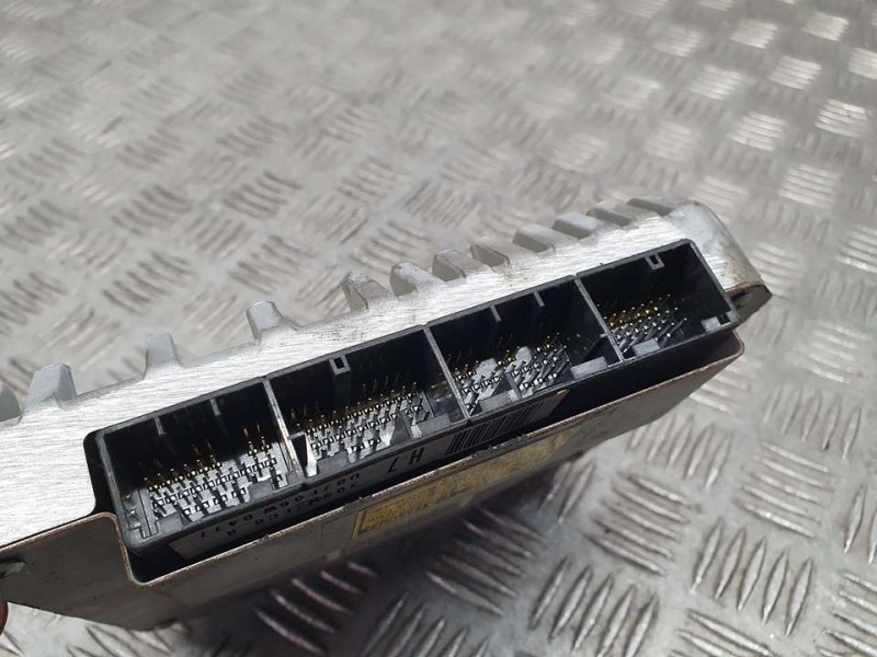 Recambio de centralita abs para lexus rx 400h referencia OEM IAM 8954048340  