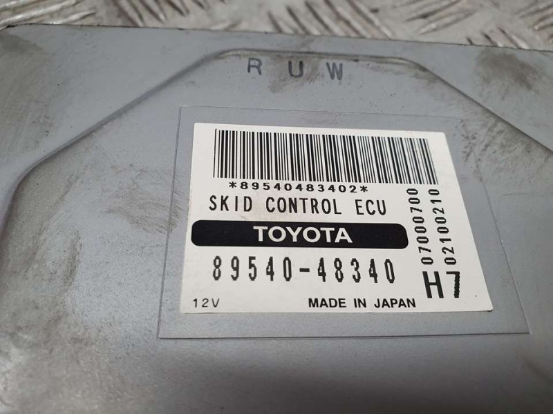 Recambio de centralita abs para lexus rx 400h referencia OEM IAM 8954048340  