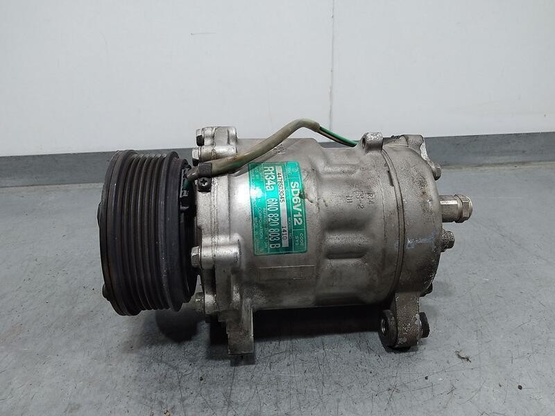 Recambio de compresor aire acondicionado para volkswagen polo berlina (6n2) trendline referencia OEM IAM 6N0820803B  