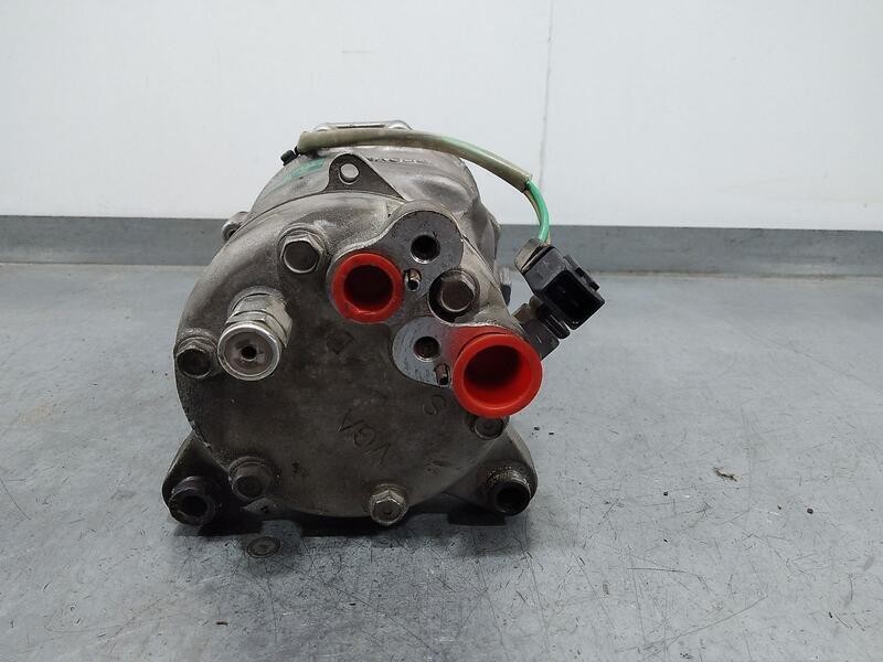 Recambio de compresor aire acondicionado para volkswagen polo berlina (6n2) trendline referencia OEM IAM 6N0820803B  